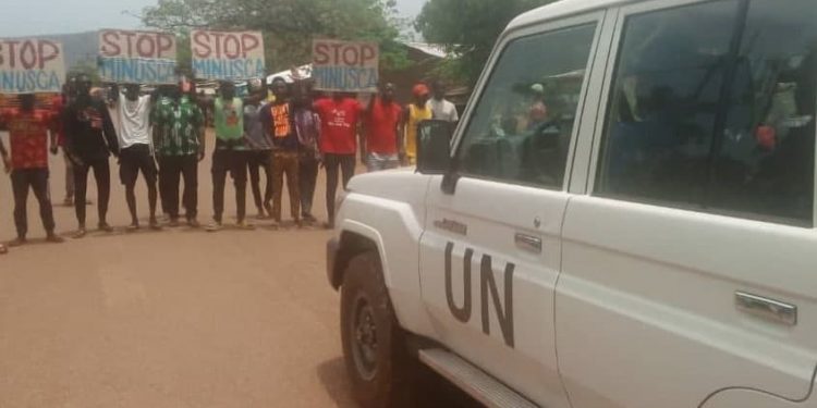 « STOP MINUSCA » encore une manifestation a Bimbo contre la MINUSCA
