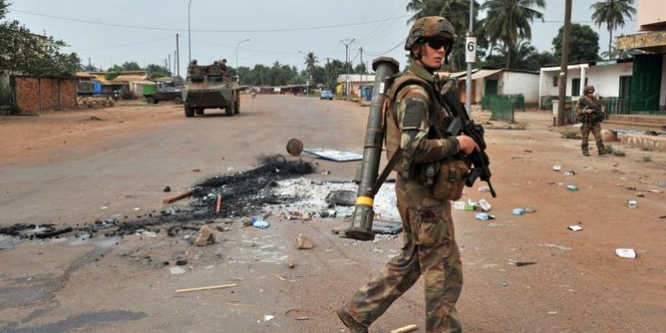 Instabilité, ONU et business français : comment Paris profite de l’aggravation de la crise centrafricaine