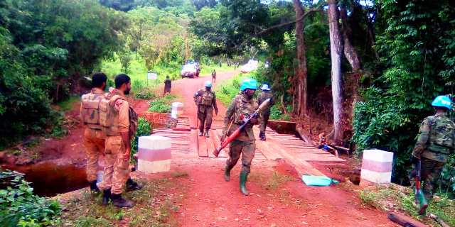 Les casques bleus Bangladesh de la Minusca pris en flagrant délit de pose de mines à Pougole