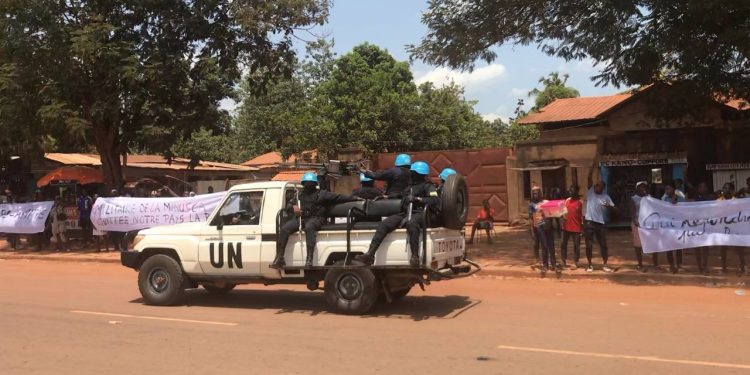 Encore une manifestation contre la MINUSCA a eu lieu à l’entrée de l’aéroport Bangui M’poko
