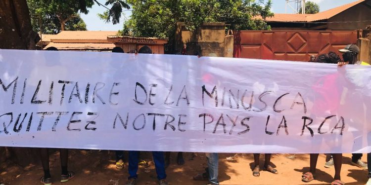 Des manifestations de mécontentement des groupes des jeunes par la MINUSCA dans les rues de Bangui